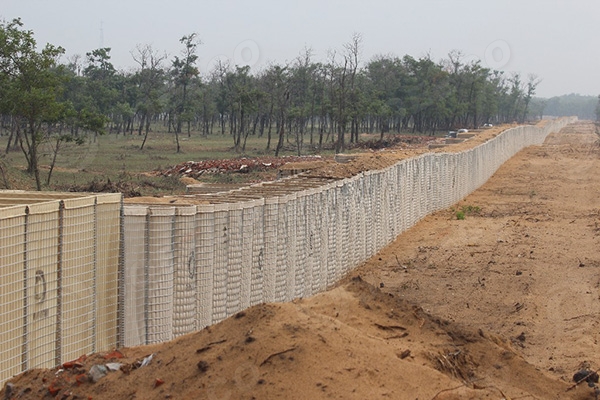 Hesco-Flood-Barriers